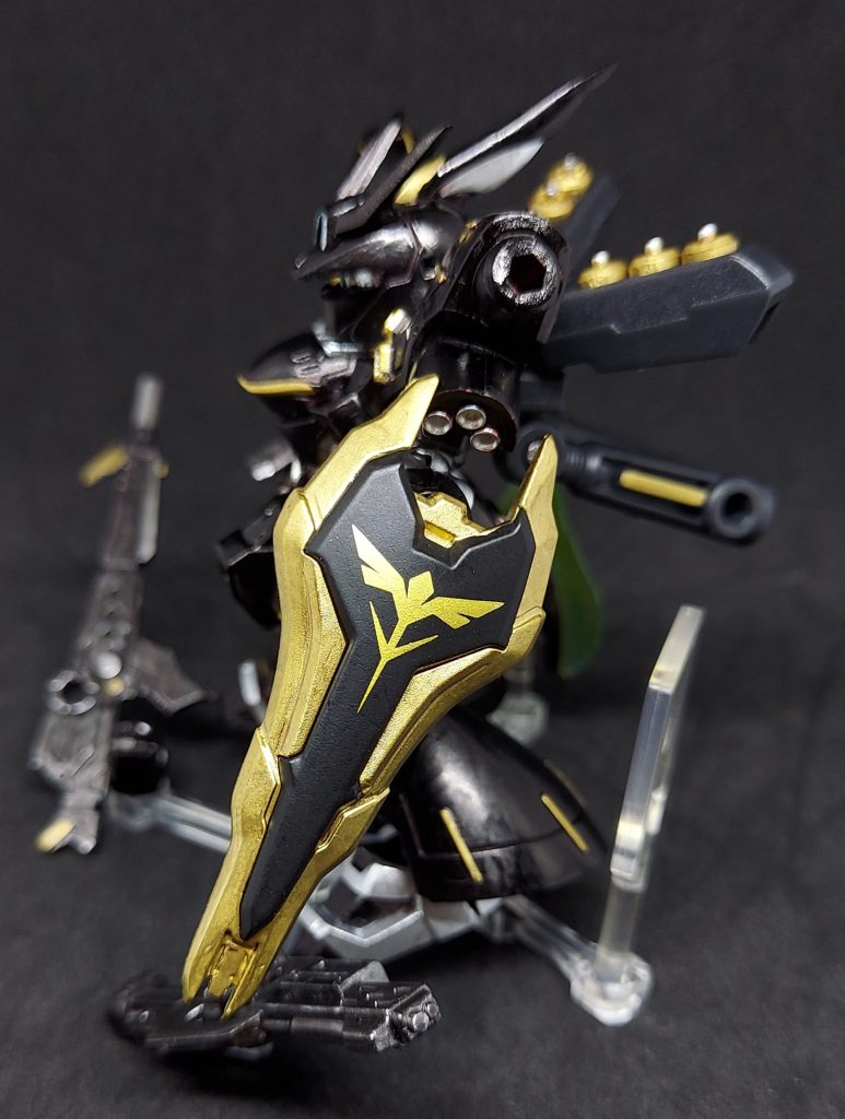 VIP仕様って感じですね…シャアがヤカラだった世界線かな