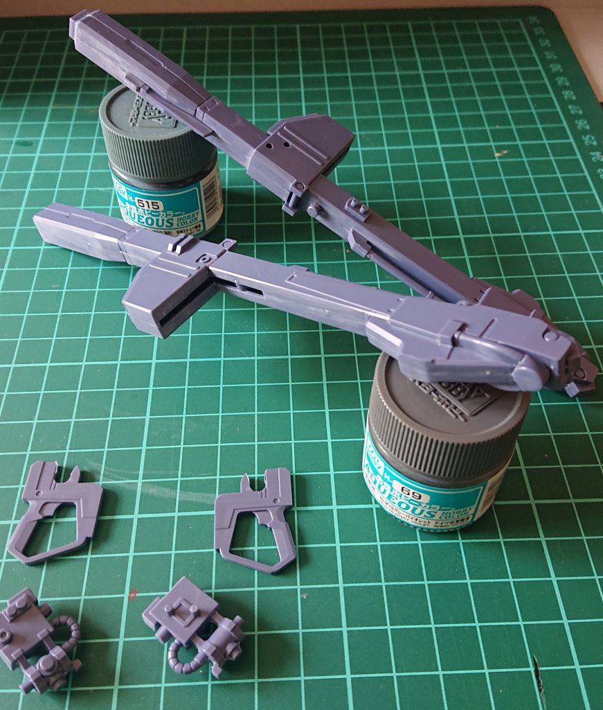 ドムがまだ2体しか、確保できません😣そのドムから、使わないであろうビームバズーカをパクって合わせ目消します。今までで一番合わせ目消しが難しい🥵チャレンジされたモデラーさんなら、共感してくれるでしょう😔