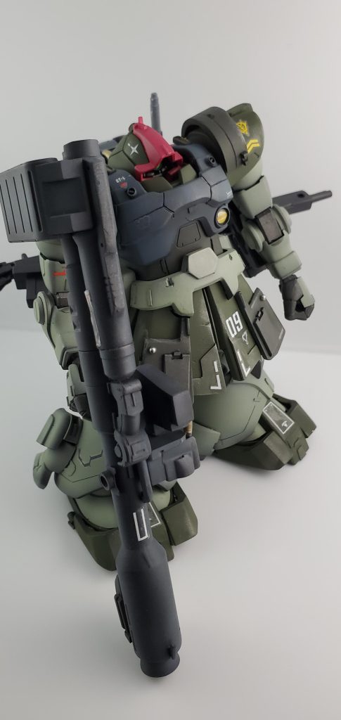 ジャンクパーツ制作のバズーカ、ロングライフル、３連ランチャーを装備してます。