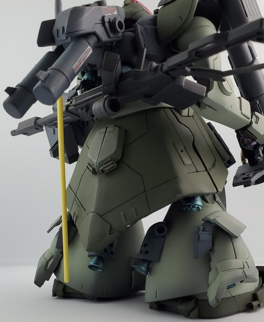 プロペラントタンクはペンキャップから制作しました。スカートはポリパテを削り込み延長しました。