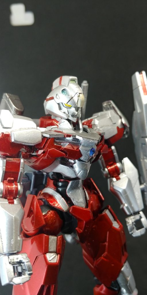 スーパーヒーロー着地とかスペシウム光線とかポーズやりたかったけど無理でした どうせあくまで、ガンダムルブリスの色変えですので