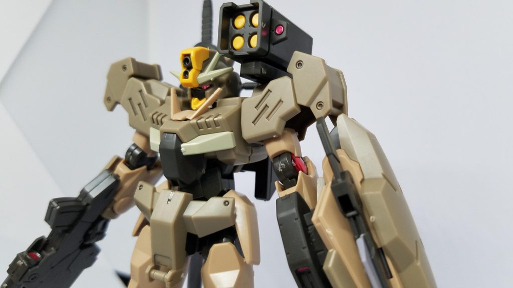 ガンダムダブルオーコマンドクアンタ・デザートタイプ–2枚目/制作者：@maakonamakemon