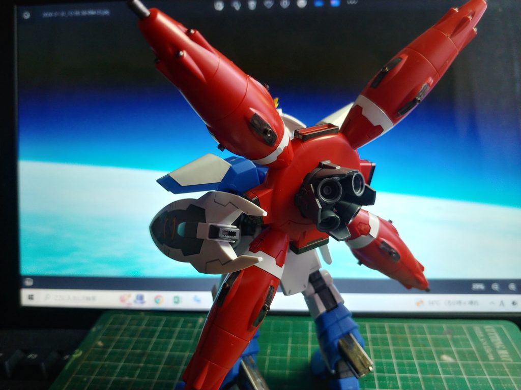 改修し、ドラグーンシステムを装着し、エックスアストレイに改名！プロビデンスの試作品のような型です。