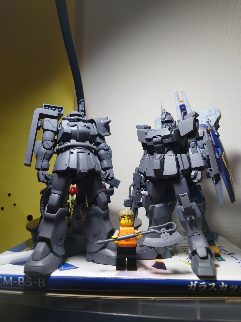 ガイアカラーのメカサフヘビーを吹いたところ。