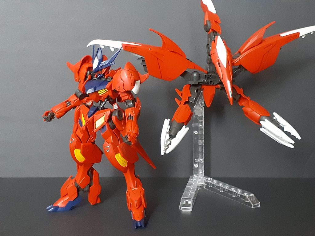 本体はほぼバルバトスルプスなので肩と腰は少しきつめにしています。じゃないと背負い物に負けそうだし……