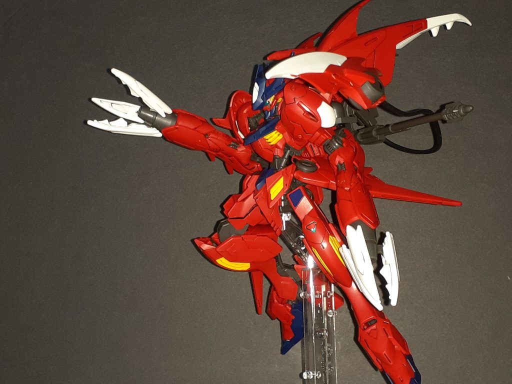 第獣形態は爪と尻尾でルプスレクスを意識してるのかな？