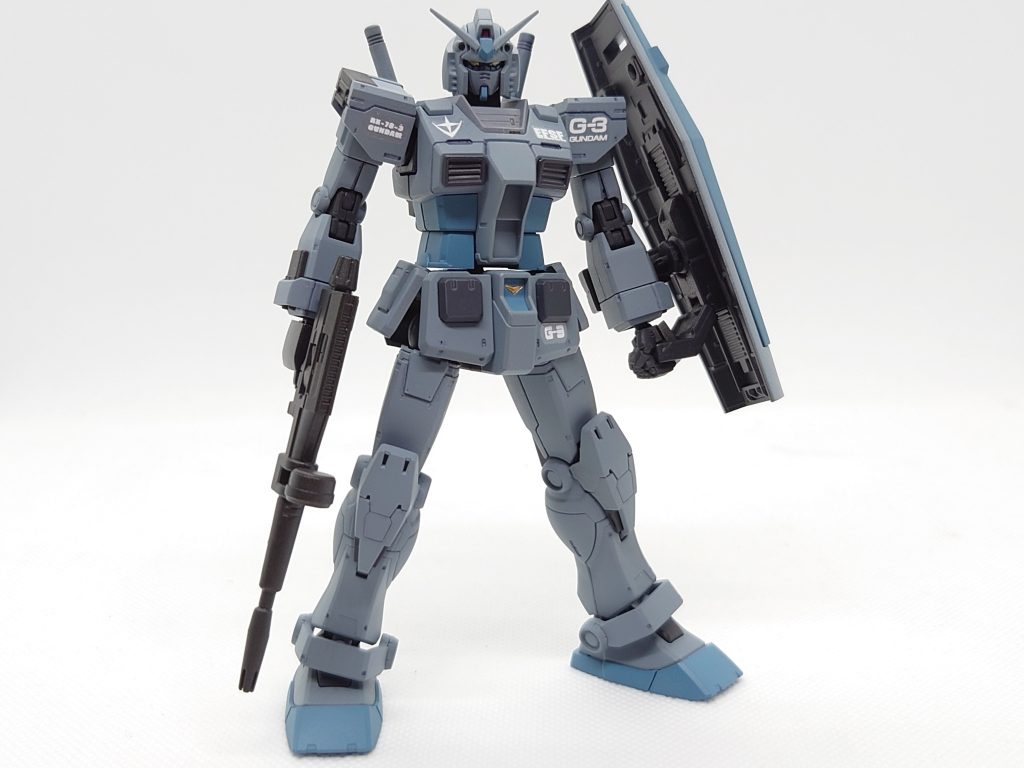 機体本体に合わせ目がなくディテールも多いので、色を変えるだけでご覧の通り。下手くそな自分が作っても画になります