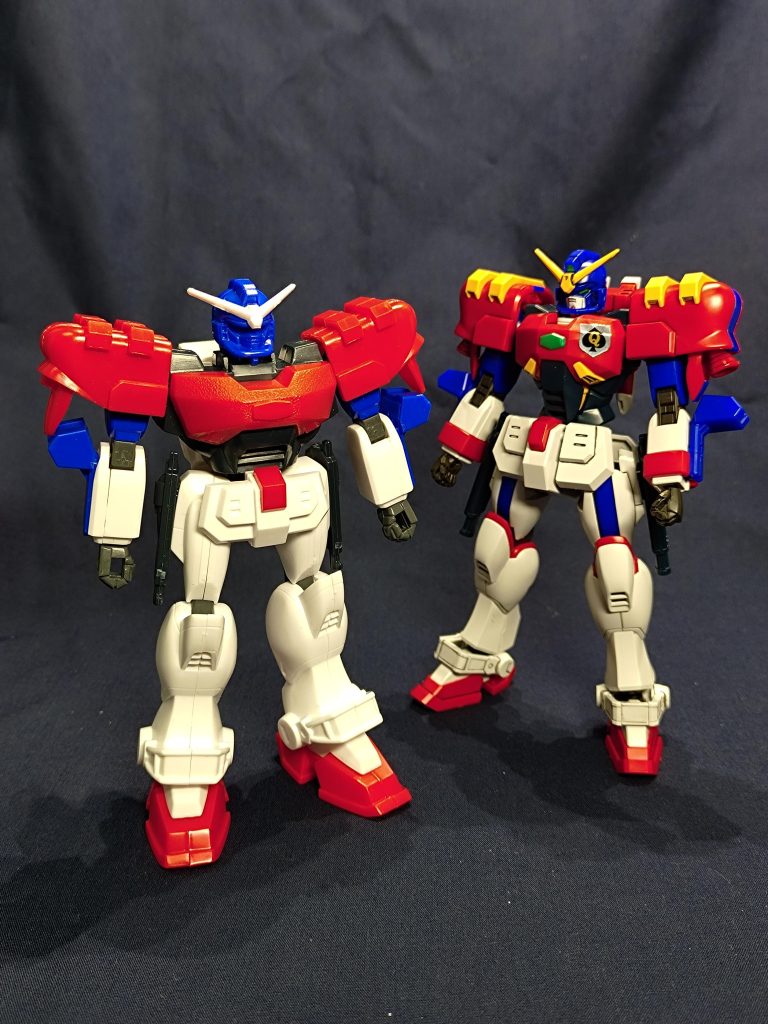 手元に保管していた旧キットと。だいぶスタイリッシュになってて驚きです。
