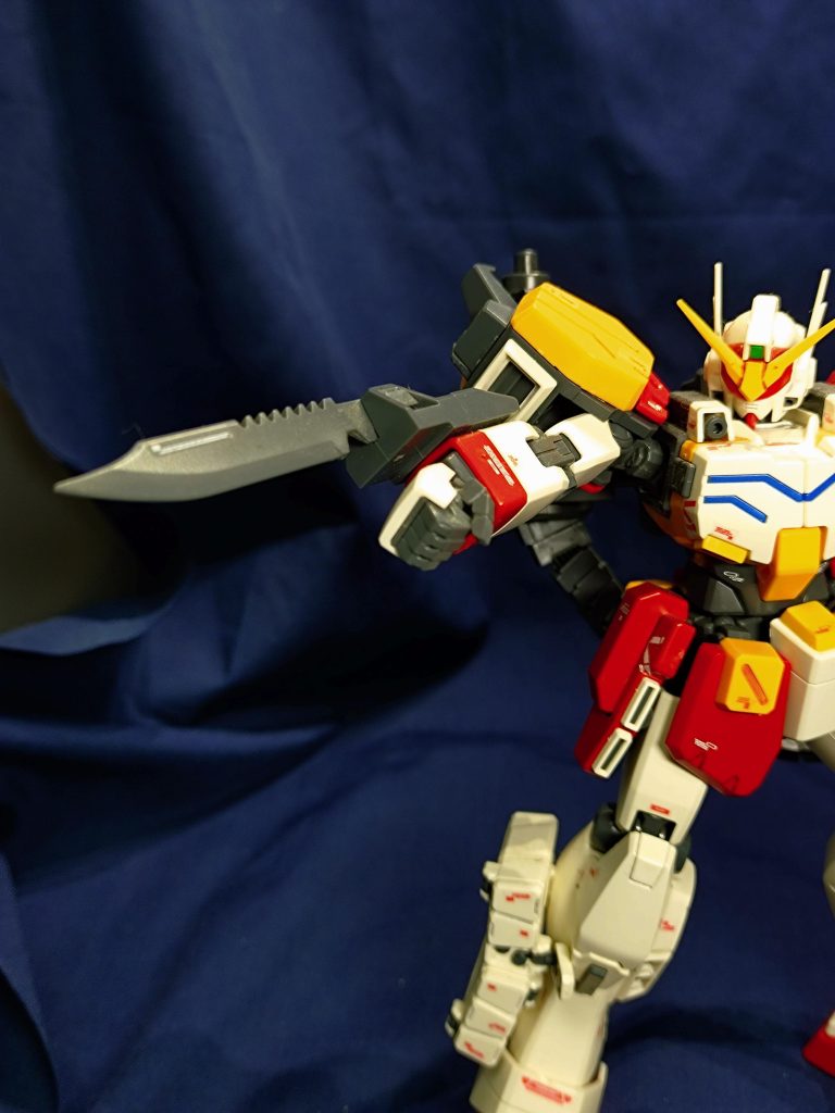 やたらカッコよくなったアーミーナイフTV版とは位置が変わってますね。個人的にはこのキットのとりつけ方が一番好きです(笑)