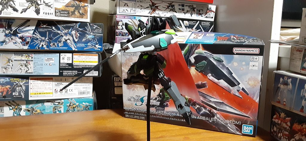 この機体よくよく見たらディスティニーから武装をいくつか減らしたような感じ、多分あえて武装少なくして基本性能を優先したんかなとか妄想してます。ただ実際劇中でも戦闘になると無人MSを随伴させてたからあってますかね？