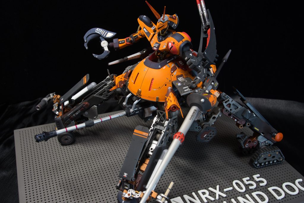 一応、脳内妄想としてはジェリドが何度戦っても勝てないカミーユに対して「宇宙戦ではZガンダムの機動性に勝てない」ことを自覚して地上戦でのアウトレンジから一気に近寄り、ランスで一撃で屠るための特化機体。を考えていました。ただ途中から、大砲やらミサイルやら色々くっつけちゃったので初志貫徹できず...(まぁ脳内妄想なんで、もういいんです。かっこよければ。と自分に対して言い訳)