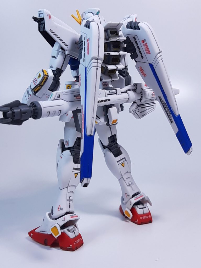 ヴェスパーのみ、マスキングしてエアブラシで塗装しました。