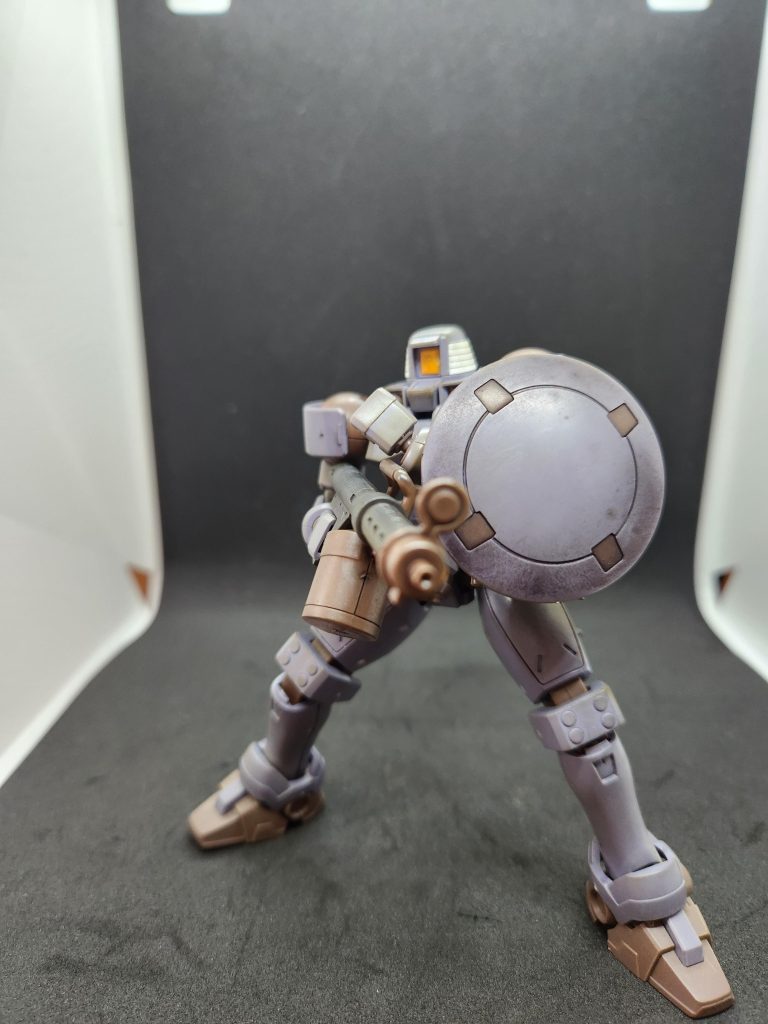 ドラムガンで1枚。普段は汚しはウェザリングマスターだけ使ってましたが今回は試しにリアルタッチマーカー(肩関節、シールド)も使ってみました。