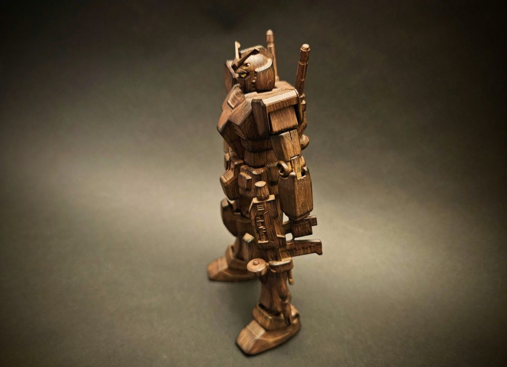 横から。ビームライフルも味がでてます。