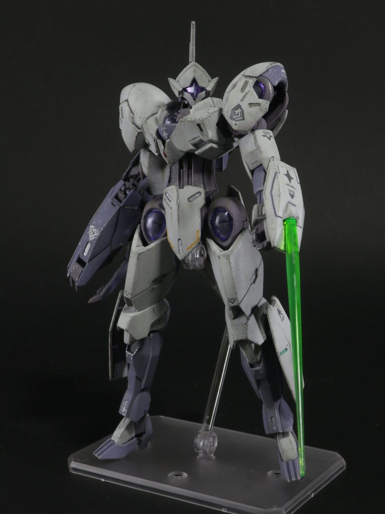 撮影のライティングが上手くいかなくて、あまりいろんなポージングができませんでした。写真は奥が深い…