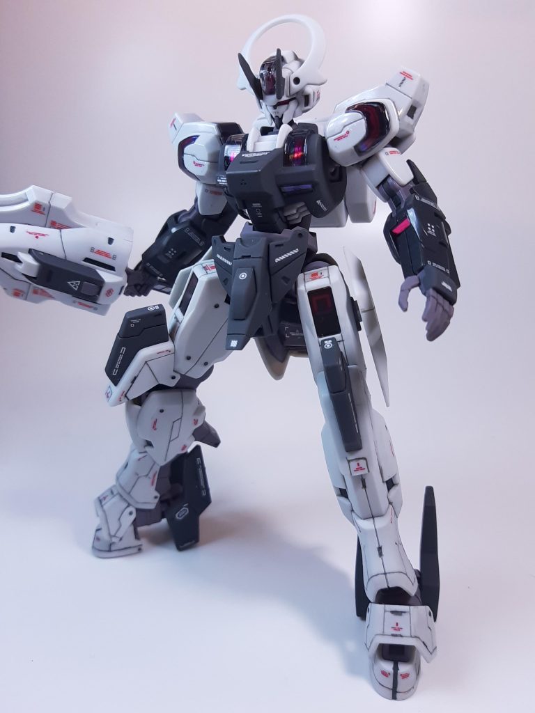 久しぶりにスジボリしたので、ミスも多め。