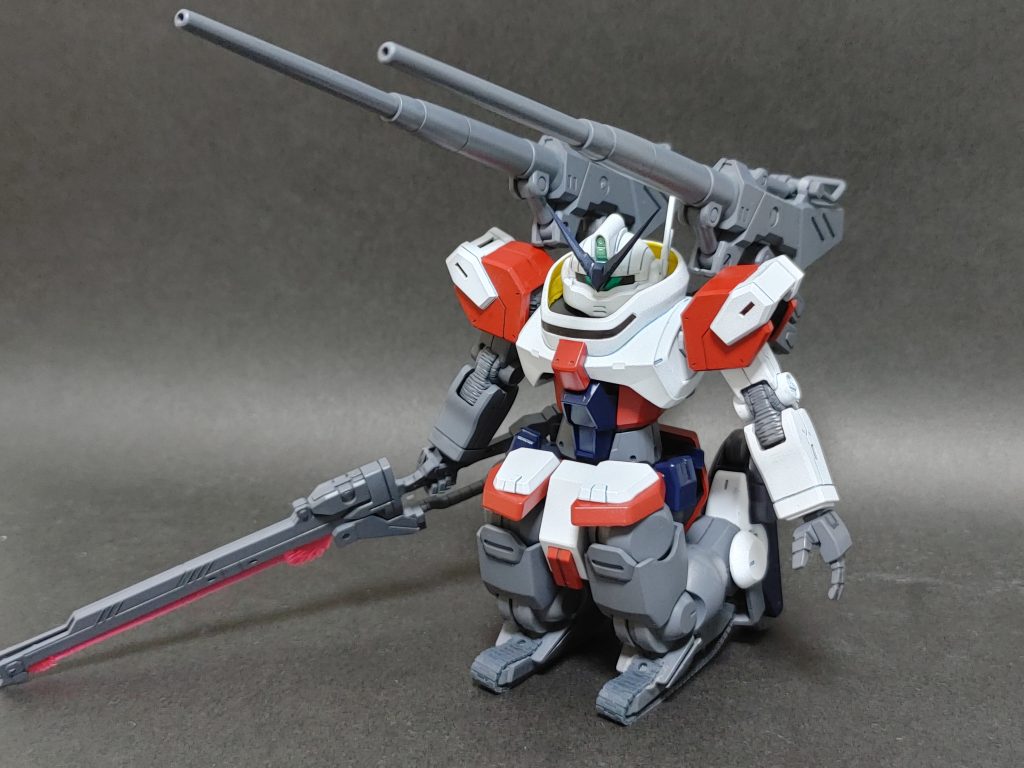 地球の重力下での移動形態の名残として、無限軌道形態（通称「SEAZA」モード）への変形が可能。特に砲台として安定したいときはこちらの形態に移行する。