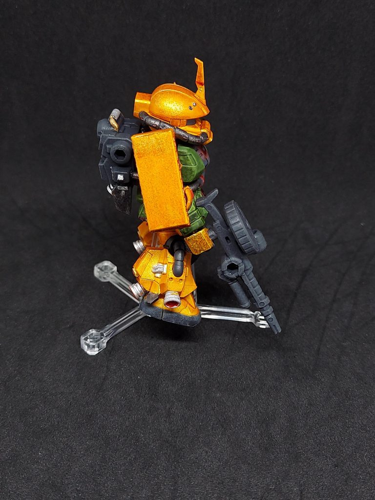 右側面。盾にZEONデカール追加予定