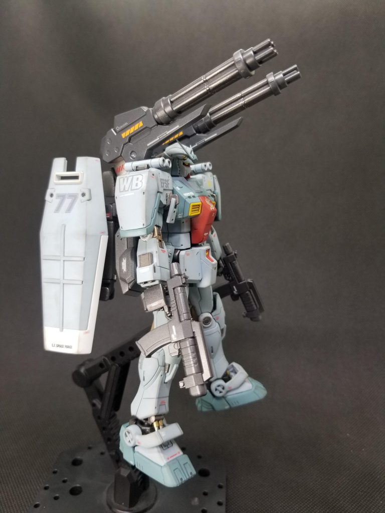 セイラ『悪かったわね、 着陸が下手で💢😠💢』 スレッガー『あ、あれ?、 セイラさんいたの?😅』 (バチ~ン‼️)カイ『さ、災難~💦 (オレモケイケンアルケドサ)』 スレッガー『セイラさんとは 合わないみたいね、僕…😢』