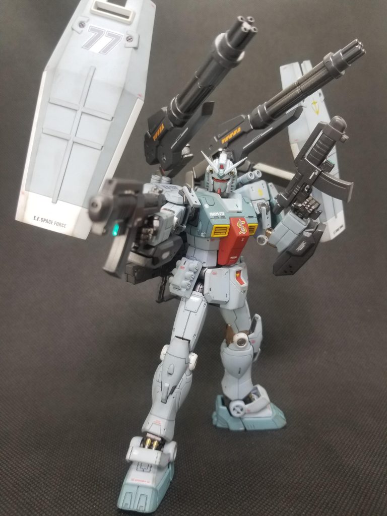 スレッガー『修理ついでに オレっちのジムもそれに あやかろうと思ってさ😏』 メカニック『え?どうゆう意味 ですか?💦』スレッガー『ガンダムヘッドにして 欲しいんだ‼️』 メカニック『えぇ~?!💦本気で 言ってるんですか?!』