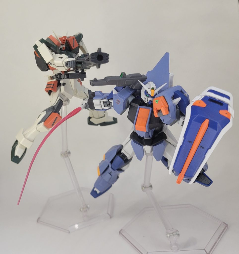 以前作ったデュエルガンダムアサルトシュラウドと一緒に。令和になって最新フォーマットのデュエルとバスターを並べられて感動の嵐!!