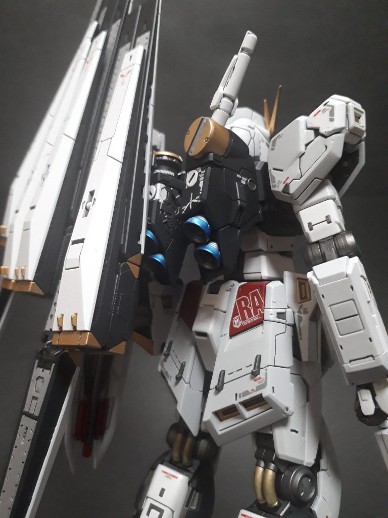 RG RX-93 νガンダム–6枚目/制作者：フッキー