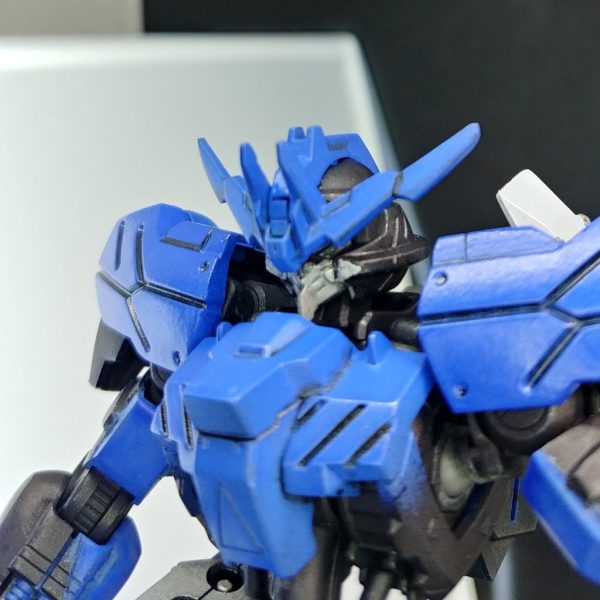 70　HGIBO　ガンダムヴィダール