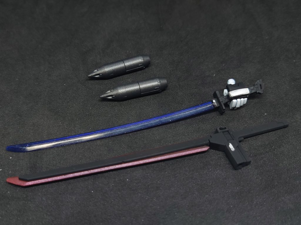 4連装砲×2門(ウィングに取付け可能)アメノムラクモのビーム刃展開状態カグツチのビーム刃展開状態