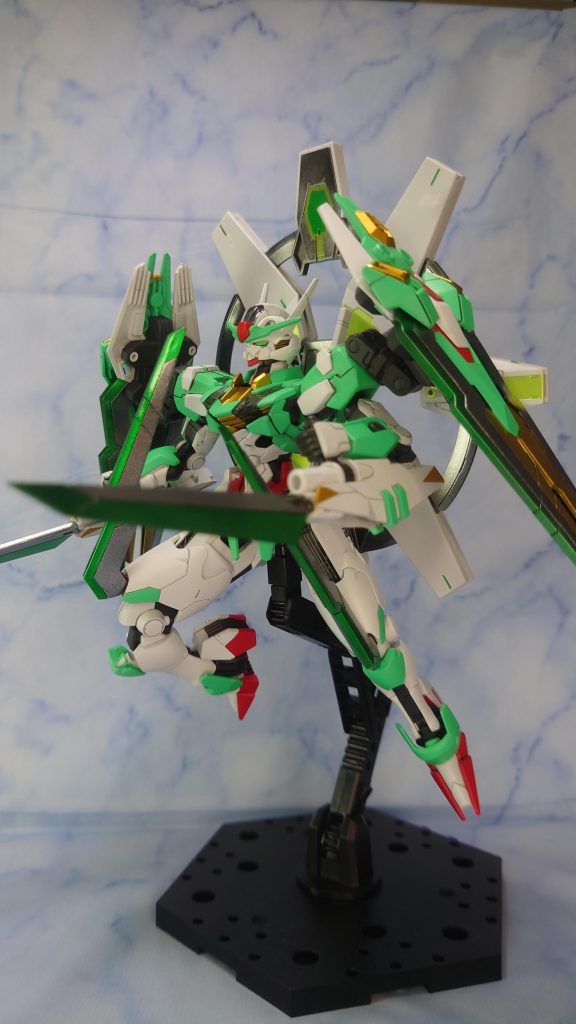 メインカラーが緑で近接武器のガンダムって珍しいですよね?淡い色が好きなのでこの色を使ってみましたが好みドンピシャ