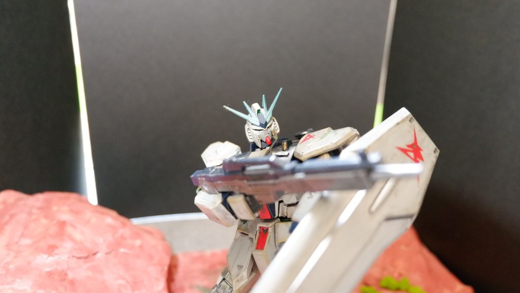 さらに黒の墨入れしながらウォッシング。