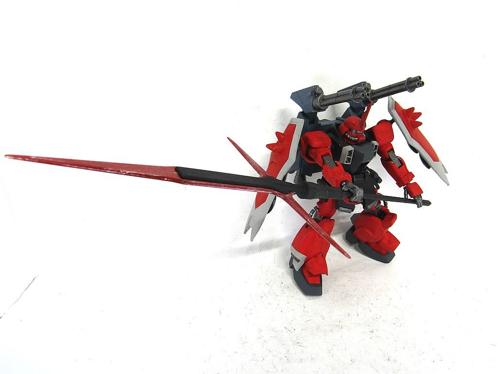 ビームグレイブを装備。個人的にはビームナギナタでも良い気がしましたが、ゲルググのナギナタっぽくないナギナタがあるので。(;^_^A