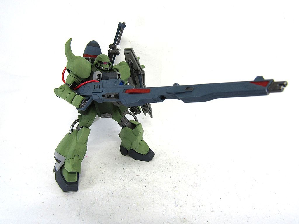 オルトロス高エネルギー長射程ビーム砲。ルナマリア小隊で運用される(笑)ため、他のガナーザクウォーリアと連携できるように右側の装備しています。