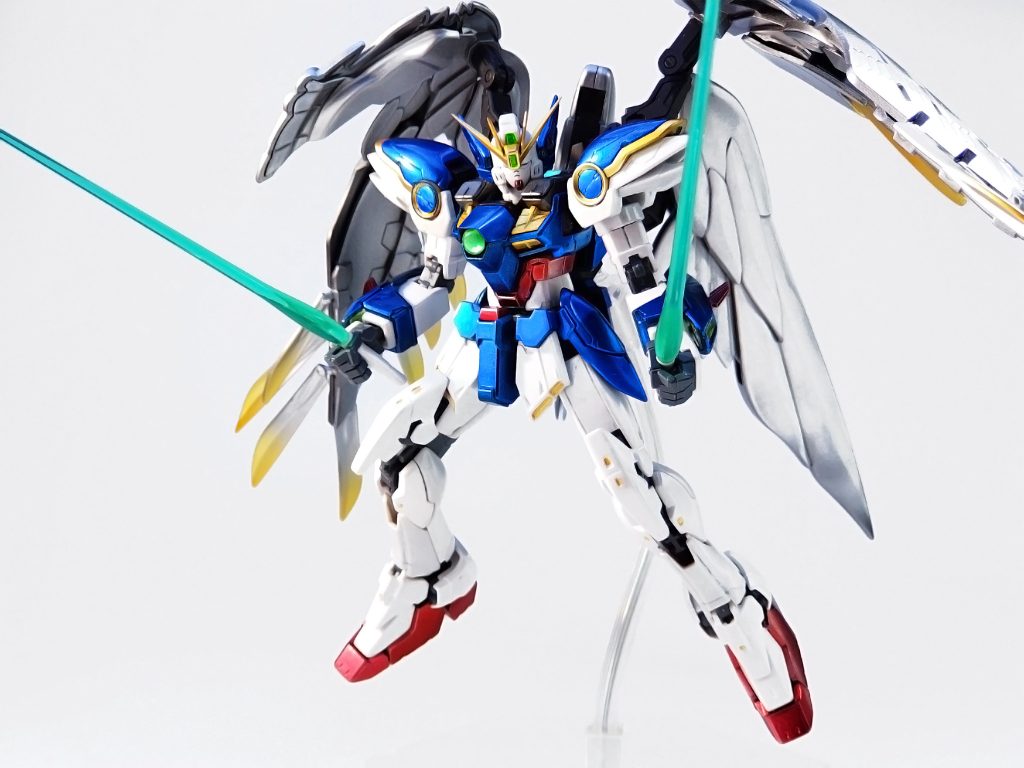 ボディの白部分はパール塗装しているのですが、写真ではほとんどわからないのが残念。今後の課題です。