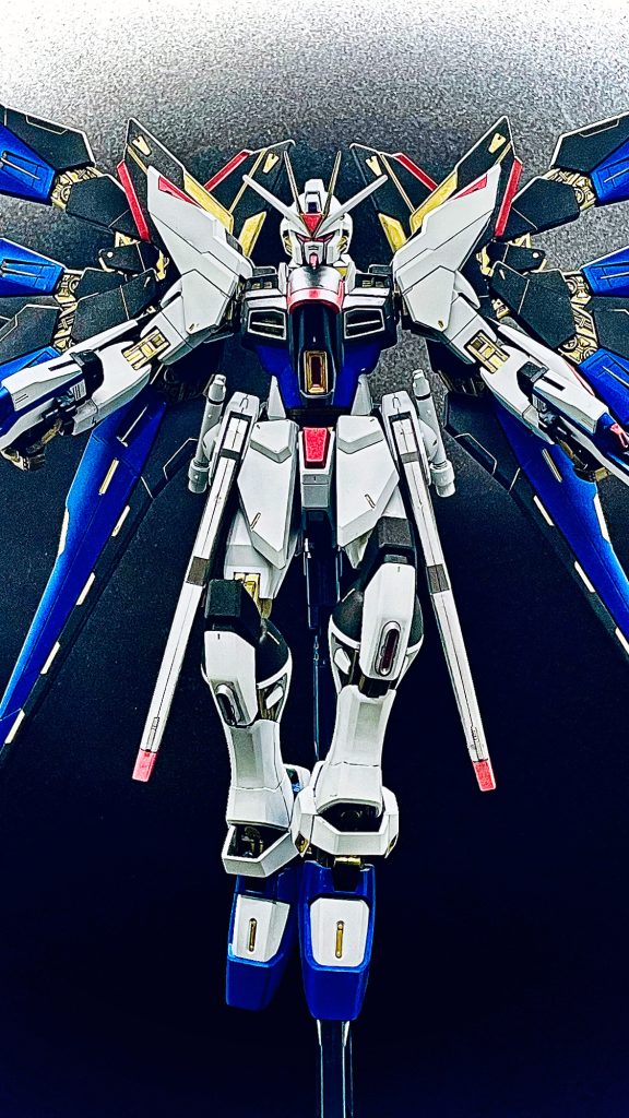 このポーズ神々しさの塊👍👍MGEXのパッケージの真似したかったんですけど、左右対称とか足の曲げ具合がめっちゃ難しくて、スタンドの軸にも当たるしで苦労しました😅これMGなんですけど、このポーズはMGEXの厚みがあるからこそかっこいい気もしてる🤔