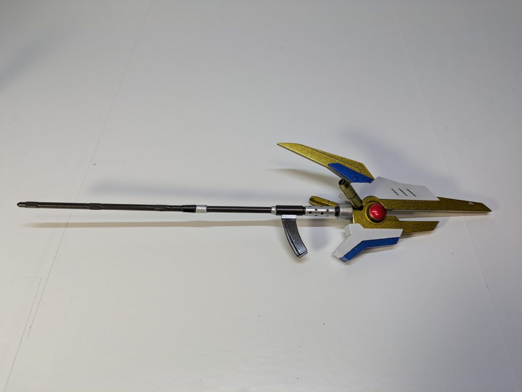 レイジングハート本体部は正直もう一回り小さくてもよかった。杖の端部はバルバトスのメイス。ベルカ式カードリッジシステム搭載させたかったんや…。