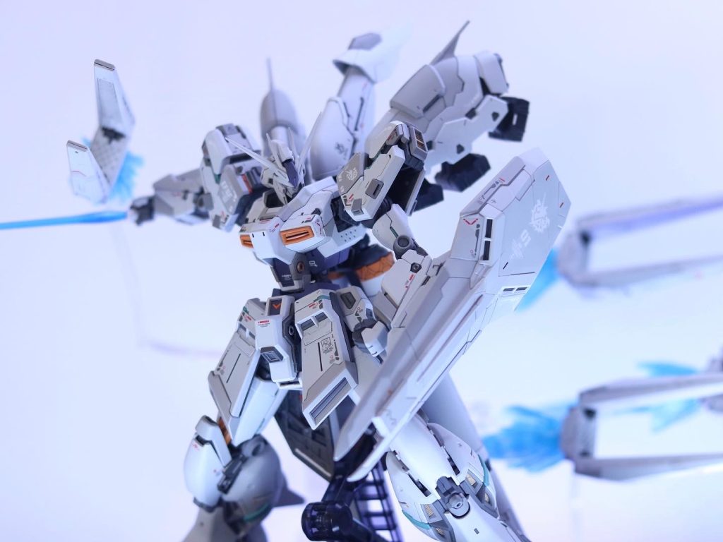 Hi-Nu Gundam–4枚目/制作者：Gabgrade