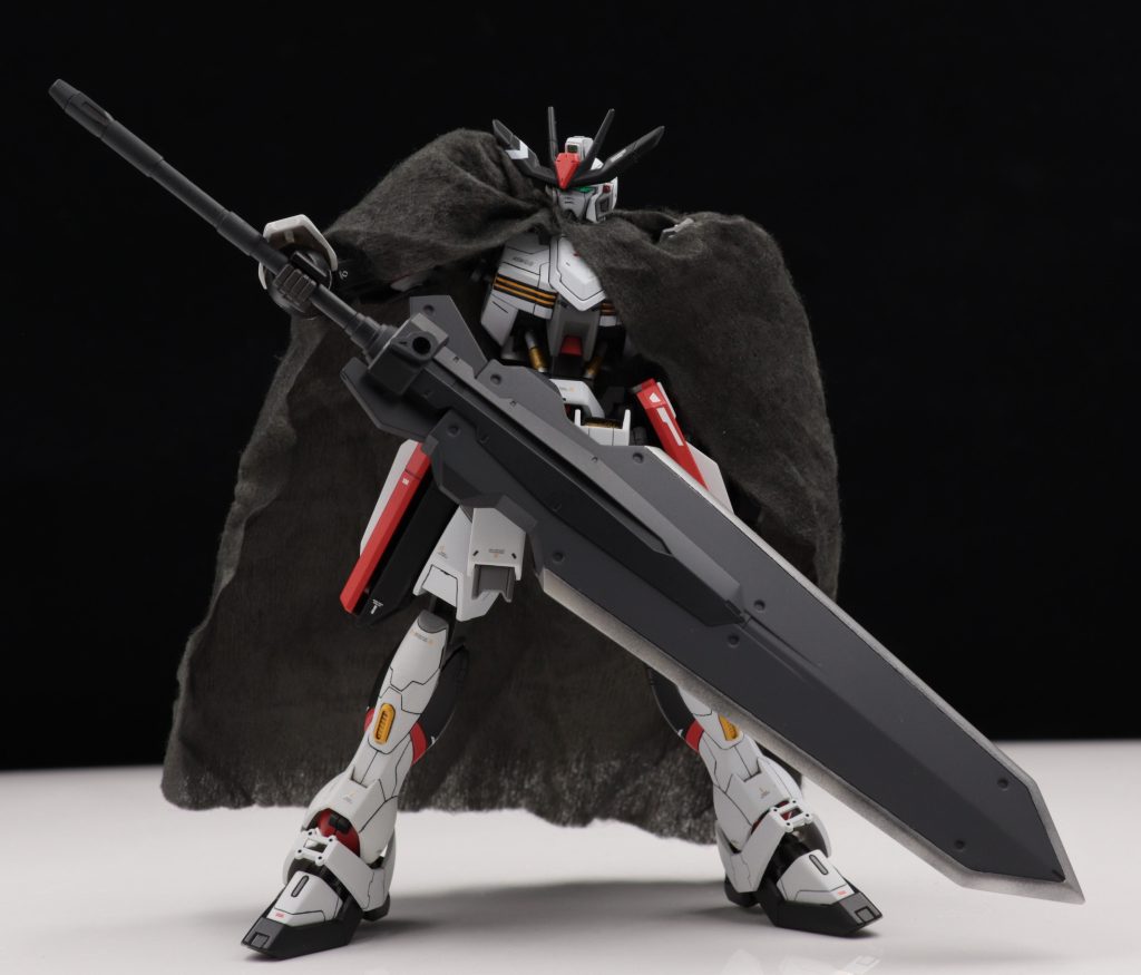 大型武器の検証用として大型バスターソードを装備。ヘルムヴィーゲ・リンカーのヴァルキュリアバスターソードはこれを元に作られたとされる。