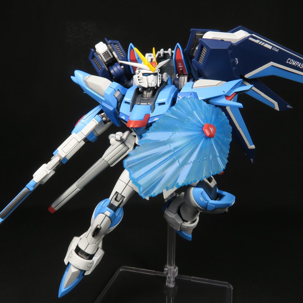 ビームシールド🛡️。バリを削って、クリアで塗装