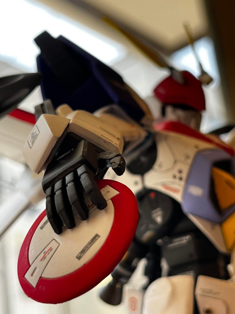 マグネット仕込んでるのでスローインボムも持てます