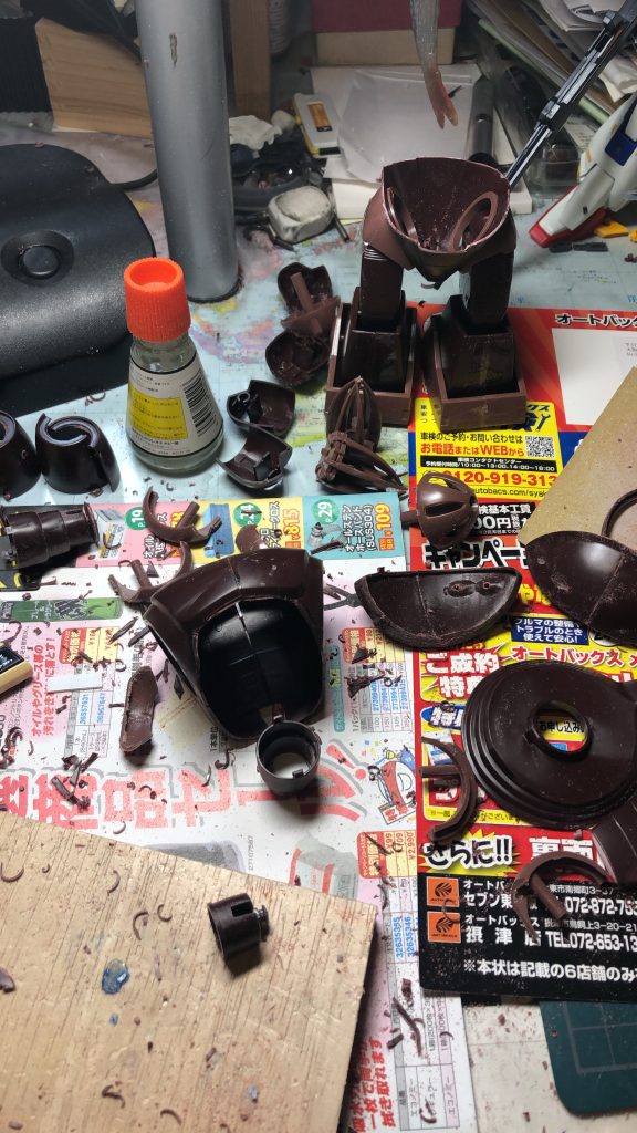 改造途中の画像。バラバラ。