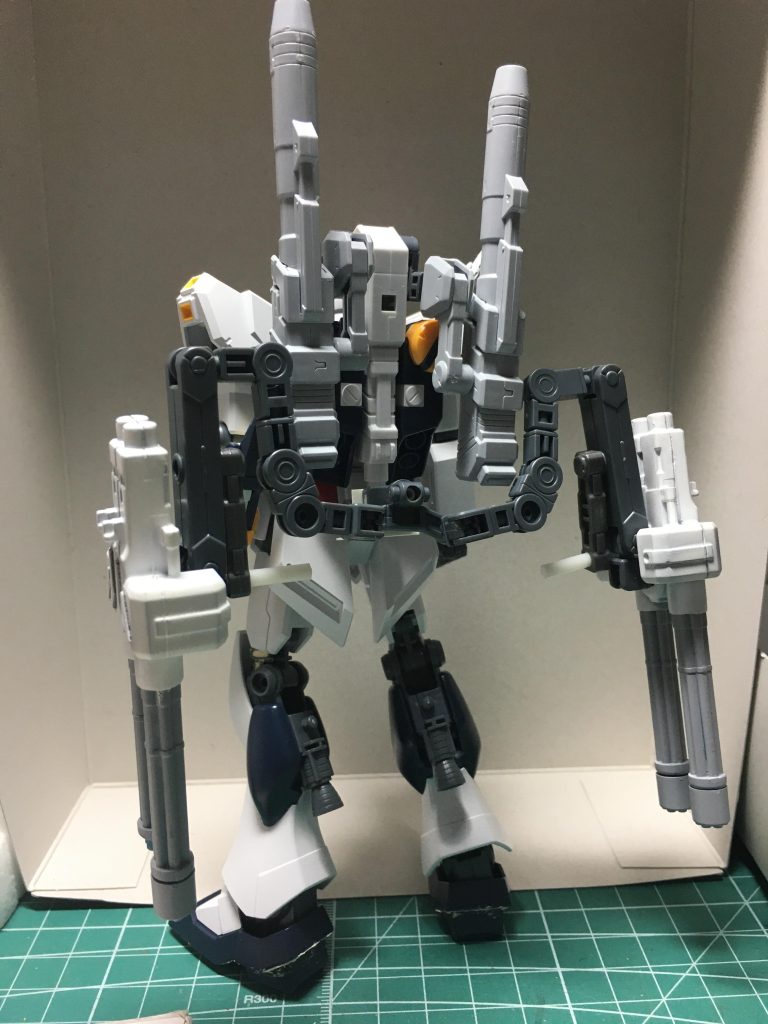 製作途中状態。エアライド・エンフォーサーは大筋ではあまり変更がありません。ファランクスの方は基本構成こそ共通ですが、まだこのときはマルチジョイントを共用するプランでした。
