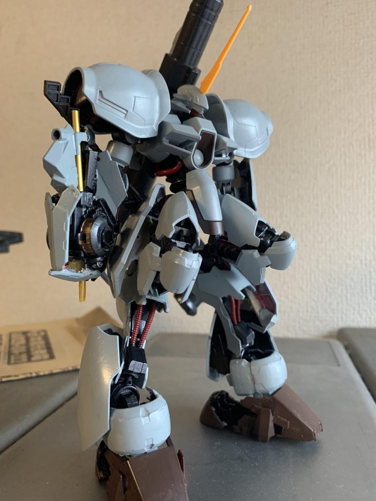 本塗装前。軽そうな色。