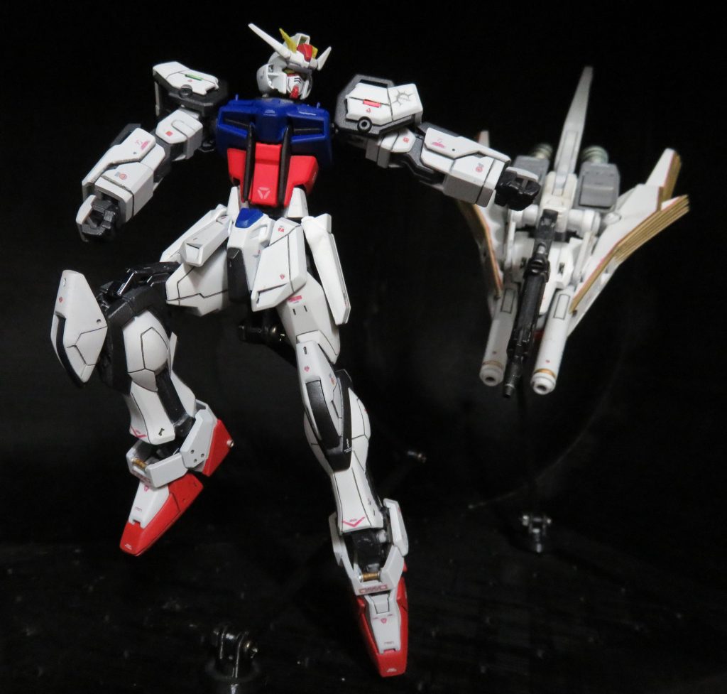 ストライカーパックはそれのみで単独飛行ができ、ストライクガンダムからのコントロールによって飛行することが可能である。