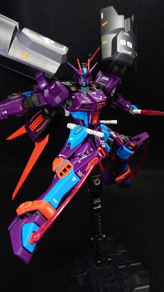 弾切れになったり、防衛ラインを越えてきた場合は近接格闘戦に移行します近接戦で後れを取らないようにエールストライカーで機動力をアップビームサーベルも2本付いてくるのでお得ですｗビームライフルに装備されているビームバヨネッタや各所にマウントされているビームサーベル、そして脚部のグリフォンビームブレイドを駆使して戦いますインフィニットジャスティスの下半身は格闘戦向きでホントに良いですねｗ