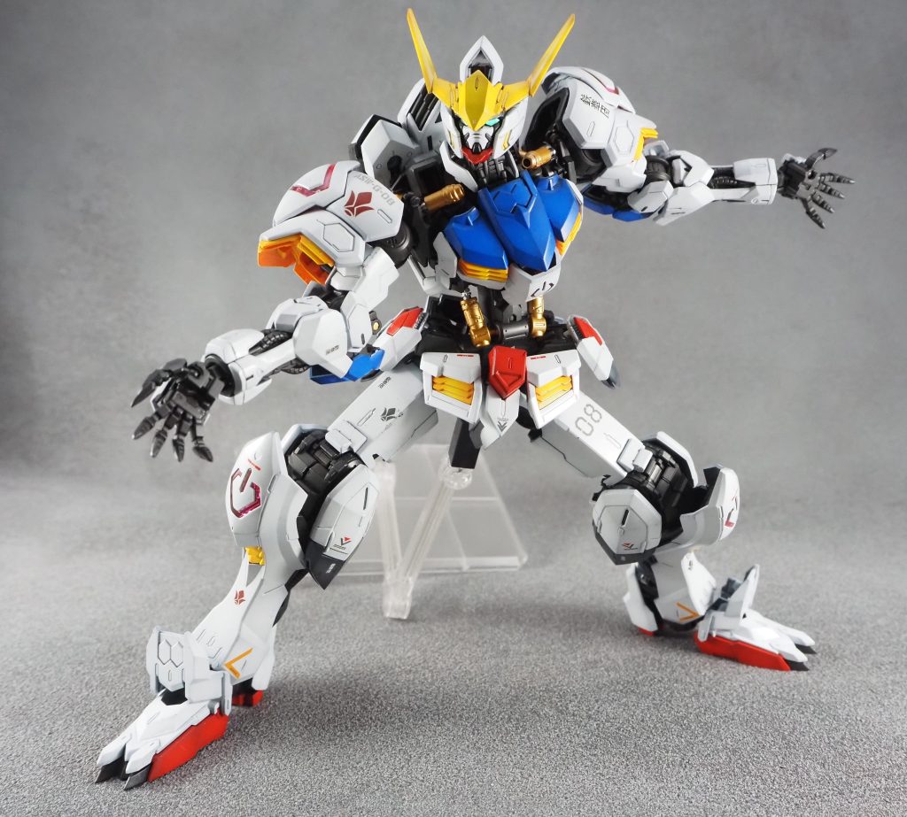 対象年齢の関係で甘くされがちなネイル部分もしっかり原作に忠実に尖っていますね。