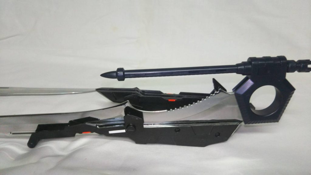 グランドスラムの刃の背中の溝に合わせて、ポリキャップを仕込んであるので、逆さまにしても保持したままです。