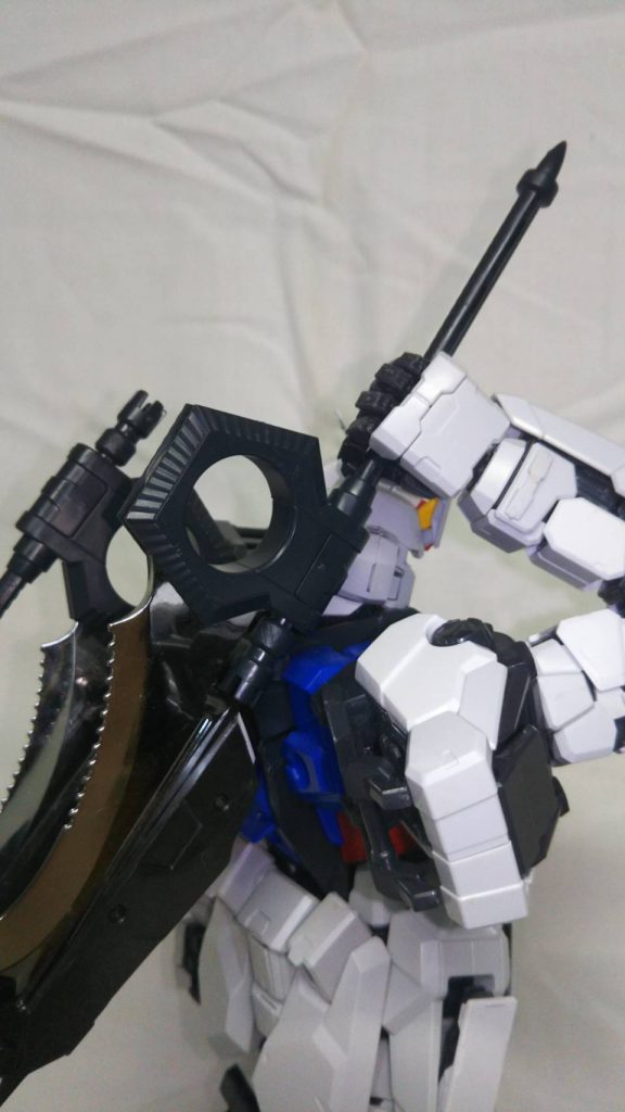 グランドスラムの柄の部分が回転して掴みそのまま引き抜きます。