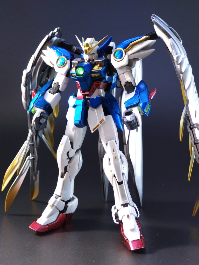 ゼロシステムインジケーター(胸部の緑)は、100均のジュエリーシールに交換。細かい番手までヤスリがけする事で、美しい輝きを表現できます。