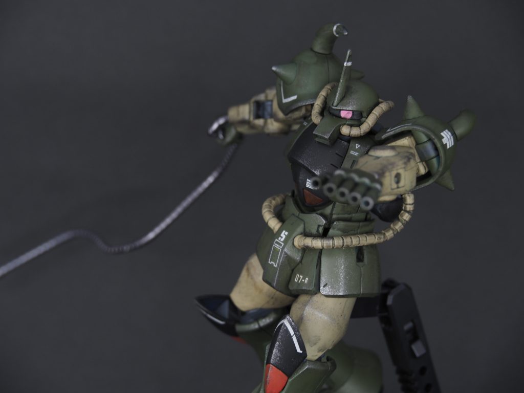 ジオン系MSはモノアイで睨みが効くのがカッコいいですね。目つきの悪いグフは一層カッコいいです。