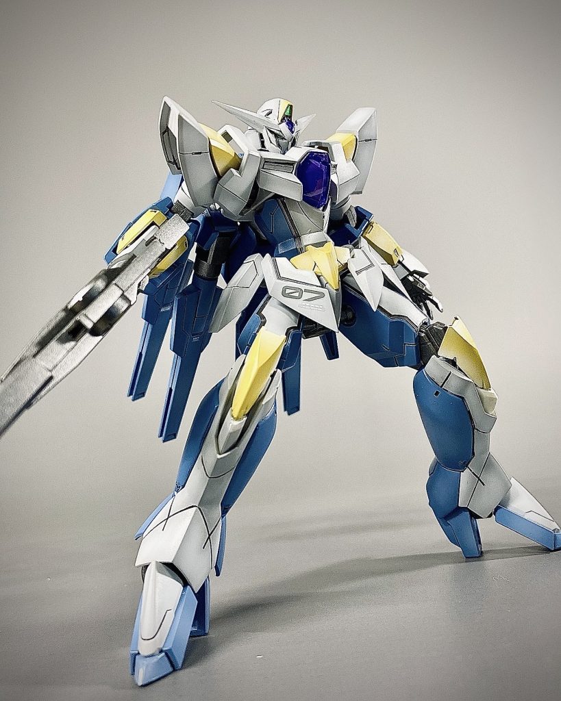 悪モンのガンダムですが、悪モンらしいダークな色を使わず、あえてクリーンなカラーリングで攻めています。